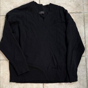 Quince Cashmere Black V-Neck Sweater